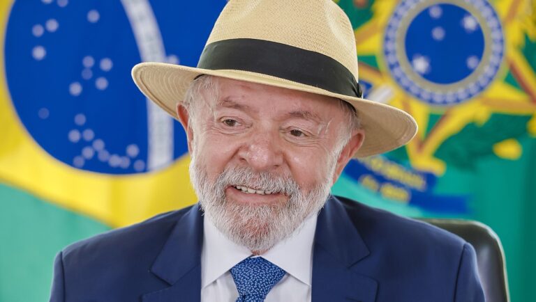 “Religião como fator político está diminuindo“, diz especialista à CNN