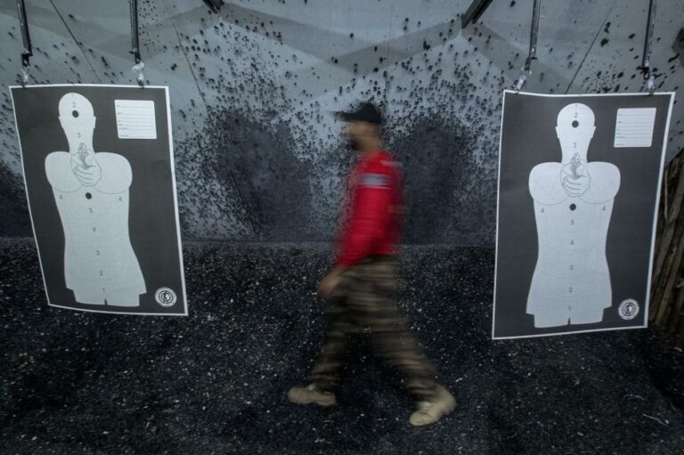 CACs: governo já conseguiu derrubar 8 leis que facilitam porte de arma