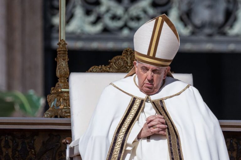 Como o Papa Francisco se tornou um ícone improvável da moda