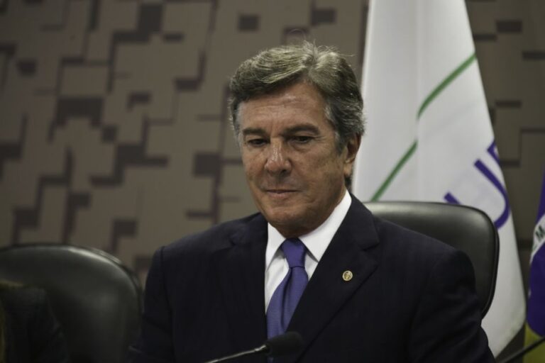 Defesa de Collor mostra atestado médico e pede, de novo, prisão domiciliar