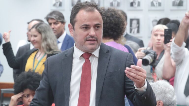 Glauber apresenta “sinais de fraqueza“ após 139 horas sem comer, diz PSOL