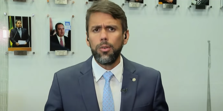 Líder do União: Nome de Caiado é forte, mas partido tem ala próxima à Lula