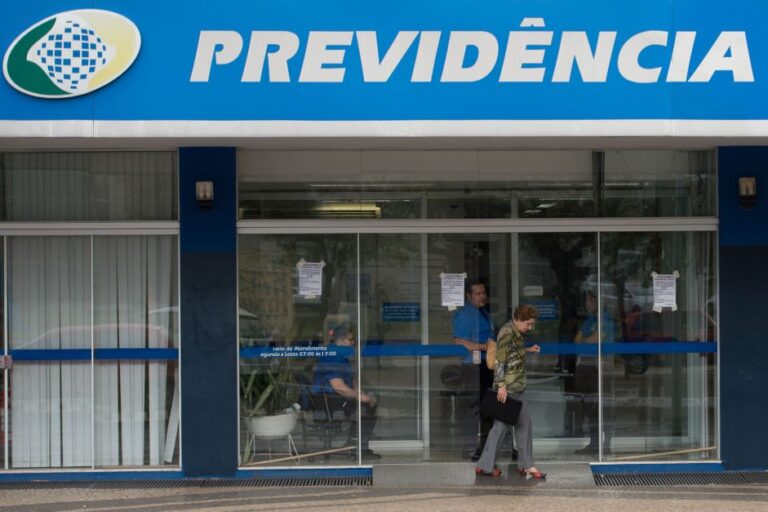 “Aviso importante”: INSS envia mensagem a aposentados que tiveram descontos